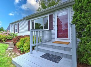 73 Federal St, West Hartford, CT 06110