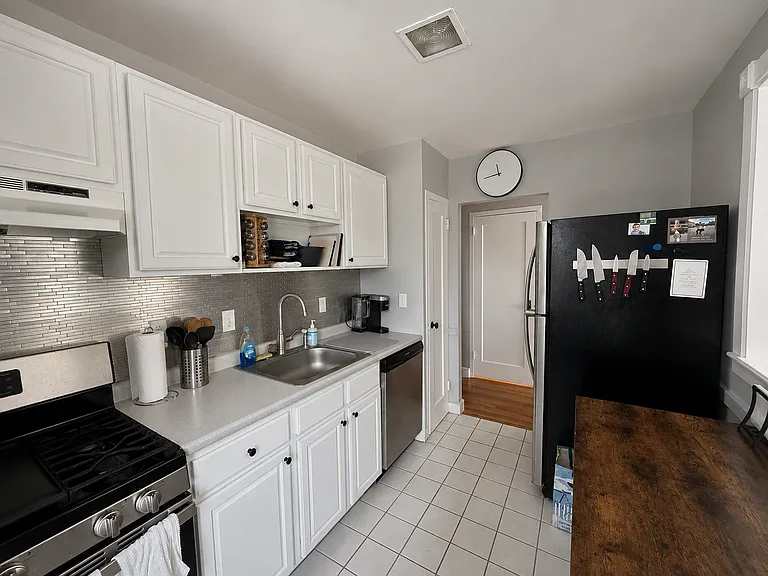 135 Farragut Rd #18 — Photo 5