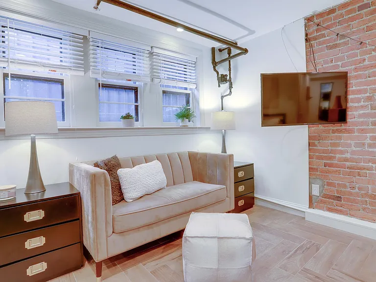 400 Seward Sq SE #B3 — Photo 7