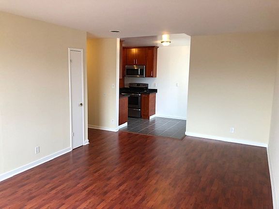 2nd image of 725 Monterey Blvd APT 8