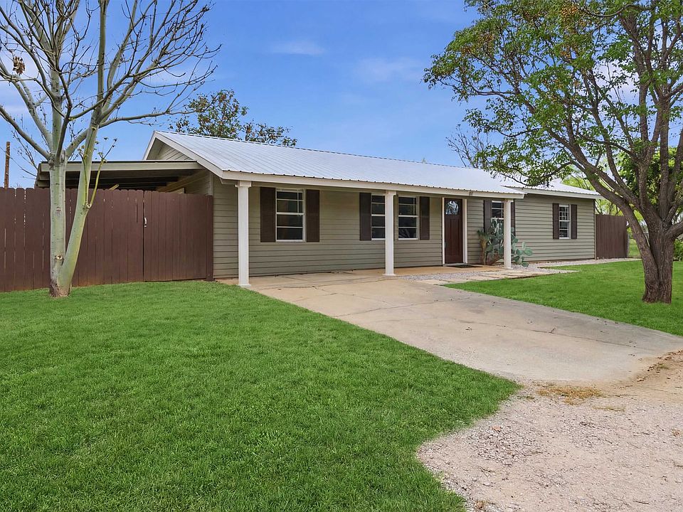 1st image of 611 Pecan