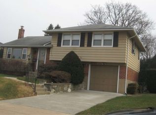 9953 Dungan Rd, Philadelphia, PA 19115