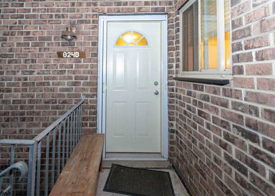 1st image of 824 Marshall Ct APT B