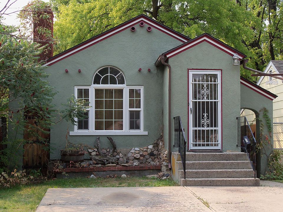 1st image of 334 Alderson Ave #1