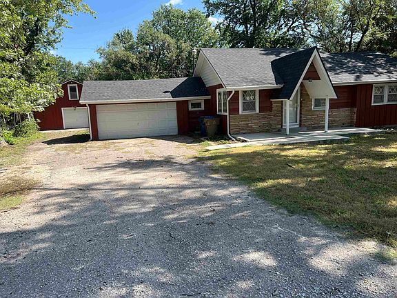 2nd image of 606 N Lakeside Dr