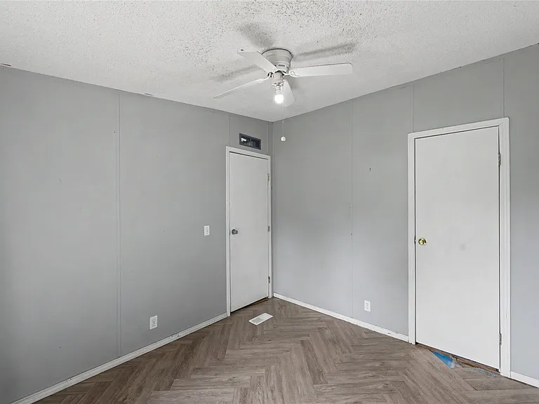 17685 Todd St — Photo 23