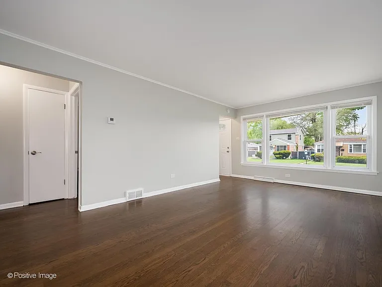 14341 Dobson Ave — Photo 8