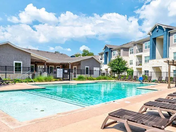 Live Oak Apartments