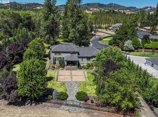 104 River Club Dr, Roseburg, OR 97471