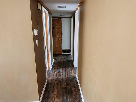 5th image of 440 Chestnut Ave Unit 2B