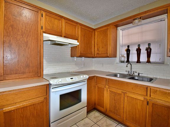 4th image of 2210 W Elisa Ln APT 3