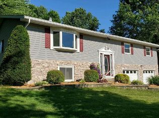 13220 65th Ave, Blue Grass, IA 52726