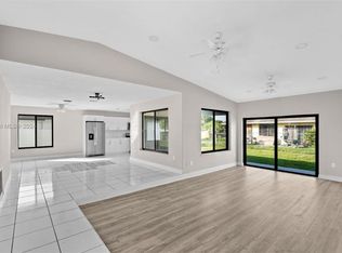 10501 SW 166th St, Miami, FL 33157