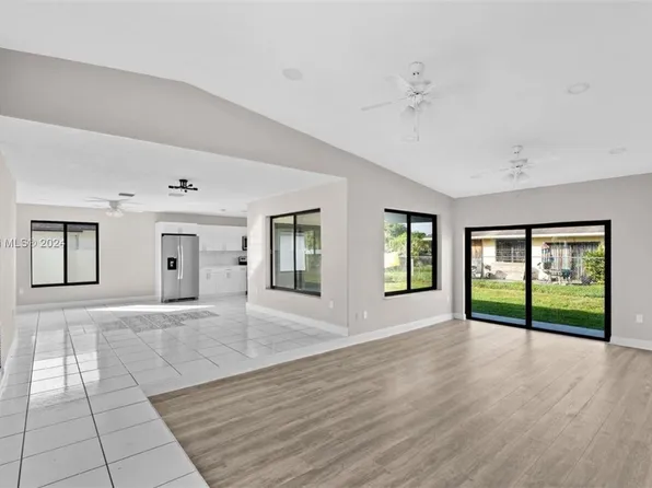 10501 SW 166th St, Miami, FL 33157
