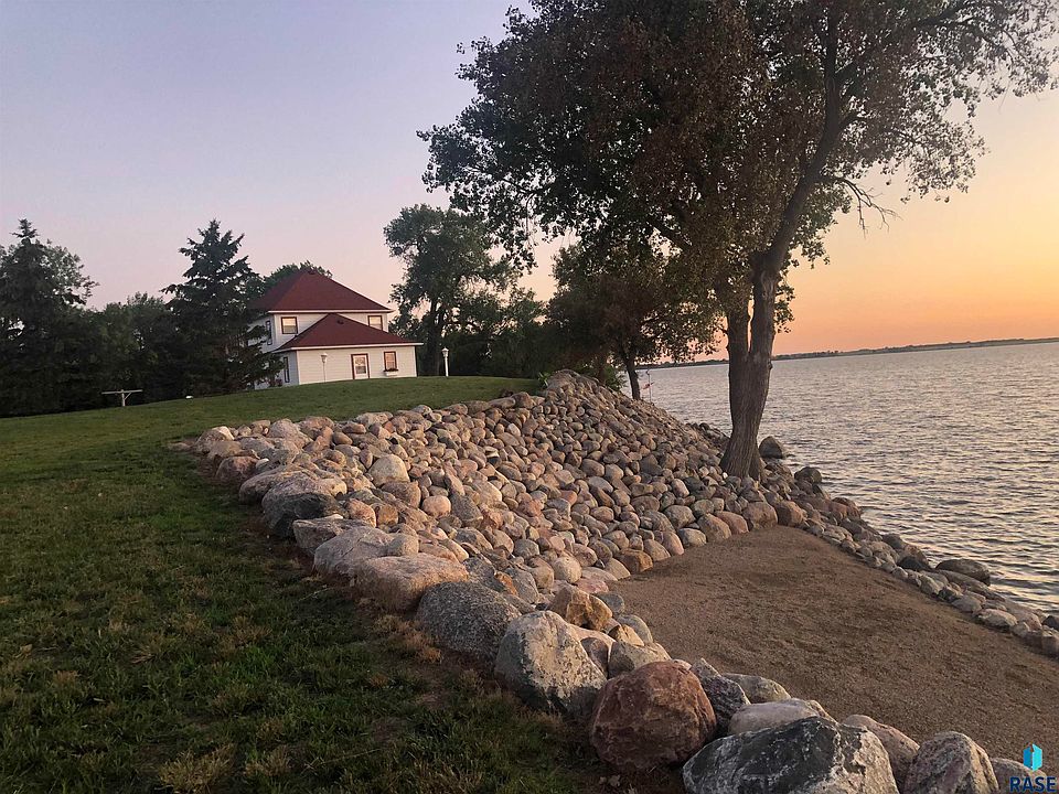 998 N Cottonwood Ln, Redfield, SD 57469 MLS 22302437 Zillow