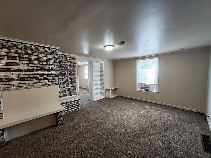 1221 N 6th St #1 — Photo 2