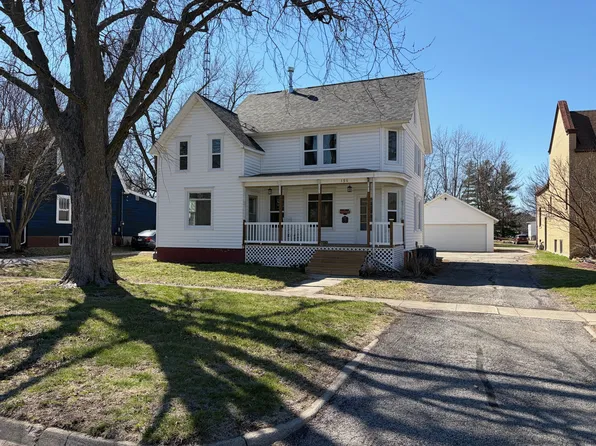 154 N Cherry St, El Paso, IL 61738