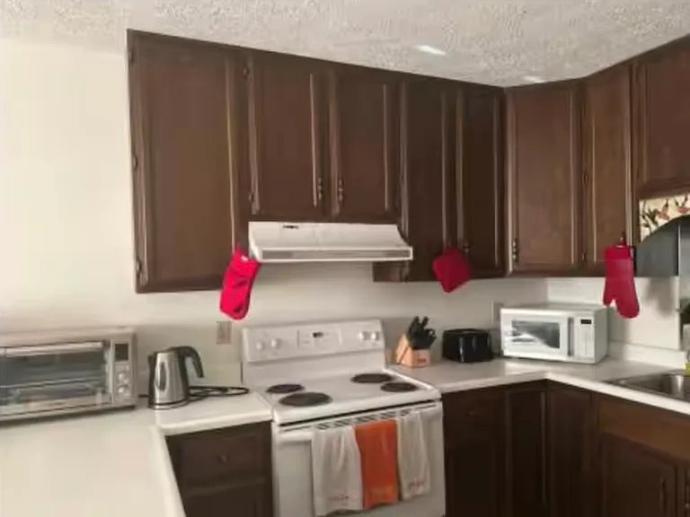 1016 E Commons Dr — Photo 5