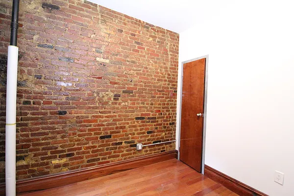 Rented by Compass | media 23