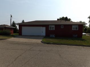 430 Secarse Dr NW, Valley City, ND 58072