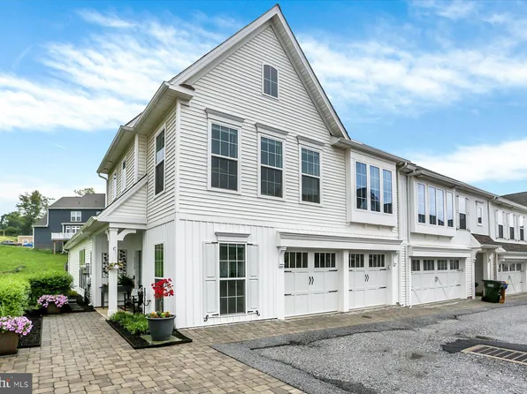 3118 Grove Ct, Mechanicsburg, PA 17055