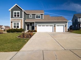 W198N5020 Hickory St, Menomonee Falls, WI 53051