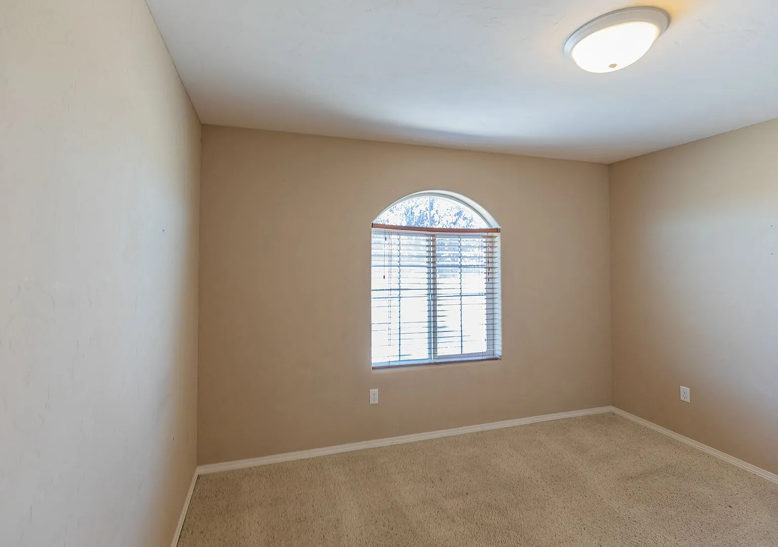 Spacious 4 Bedroom Home — Photo 2