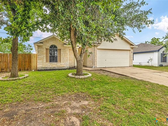 3rd image of 321 Willowbrook Dr