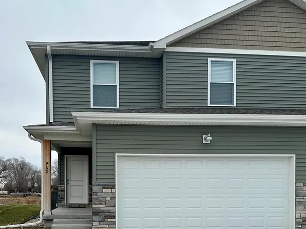 962 E 19th St, Grand Island, NE 68801