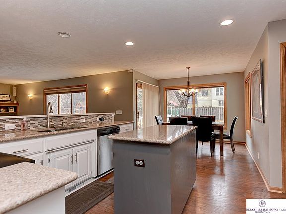 4th image of 4823 N 136th St