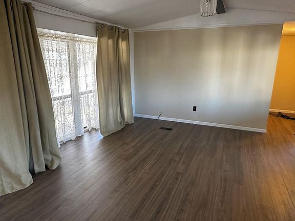 2nd image of 3431 S Pacific Hwy Space 25