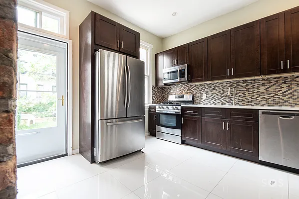 Rented by Brick&Mortar | media 13