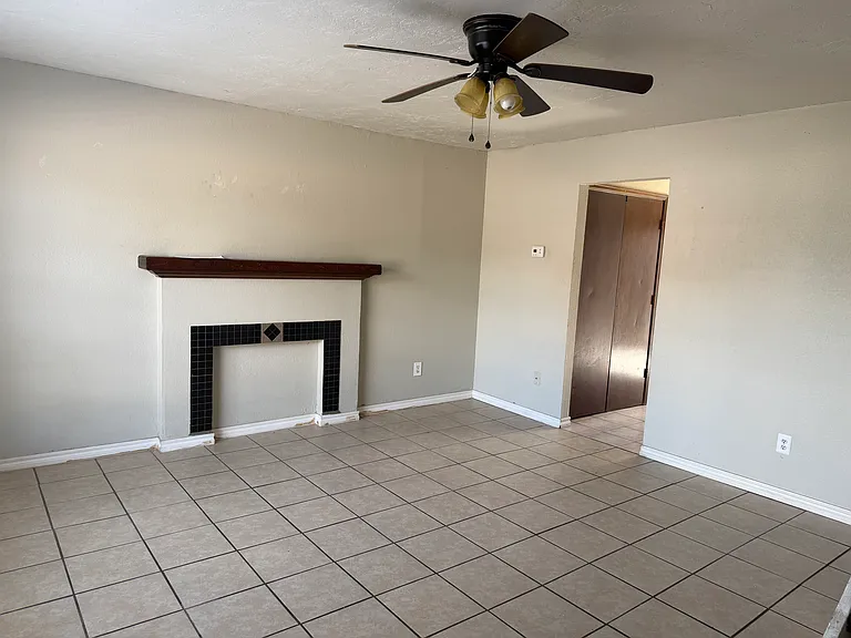 1405 N Rockwell Ave #B — Photo 12