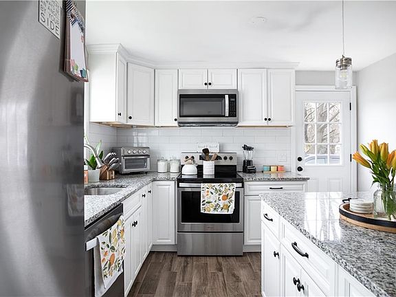 3rd image of 20 Chandler St