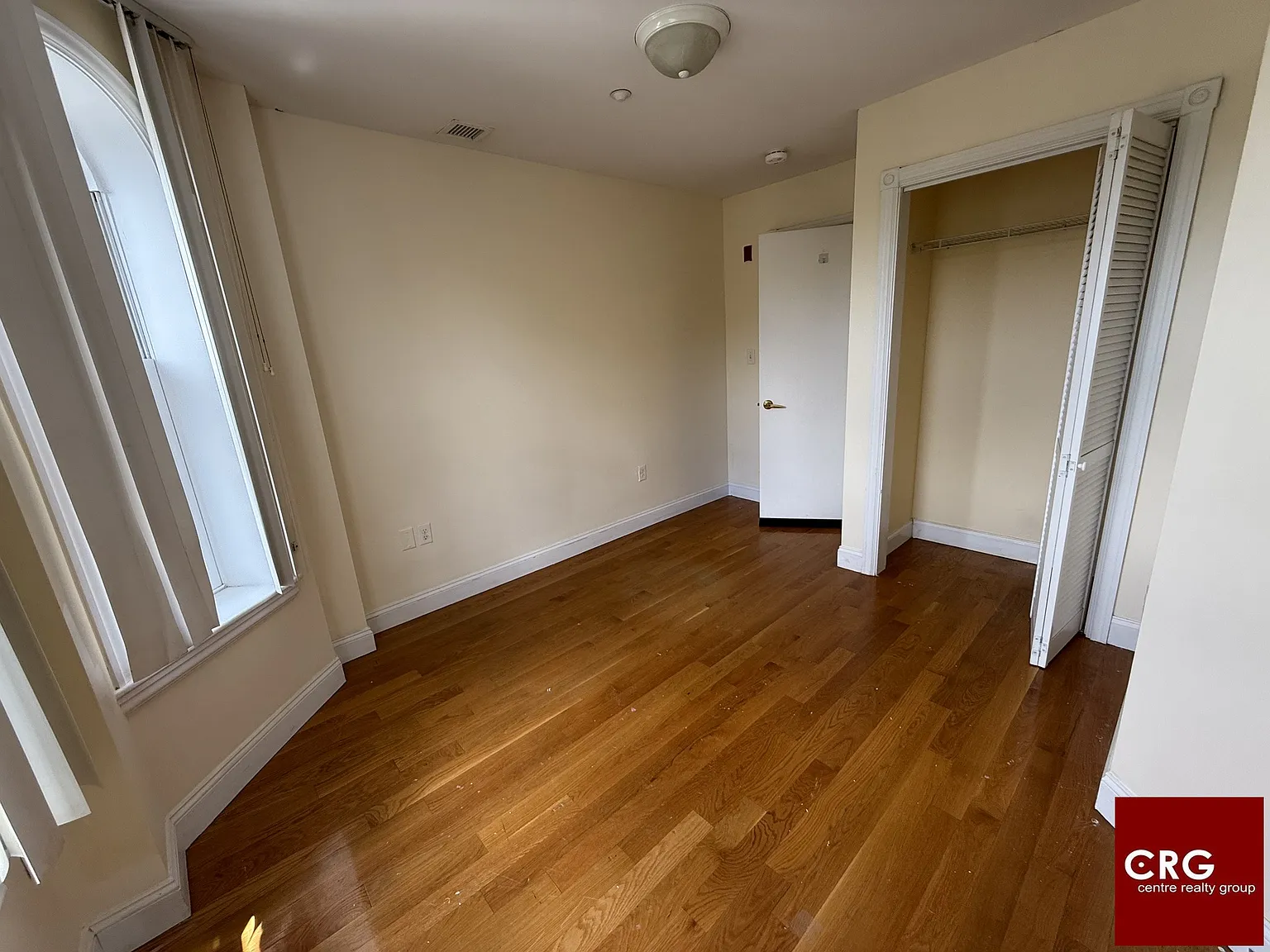 3 bed, 1.0 bath, $4,800 — Photo 4