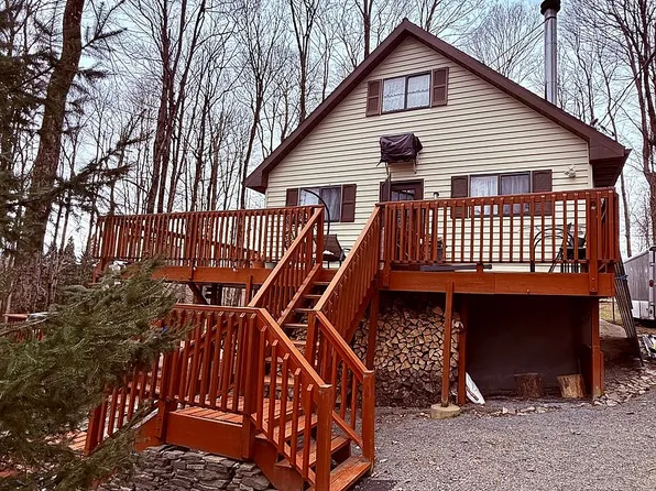 104 Hickory Cir, Greentown, PA 18426