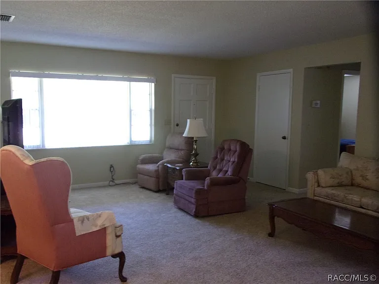 1821 Kimberly Ln — Photo 4