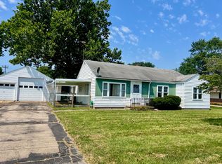 2501 Willow Rd, Urbana, IL 61802