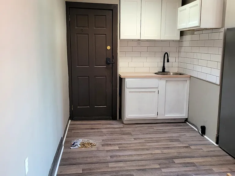 1443 Fairview St #4 — Photo 2