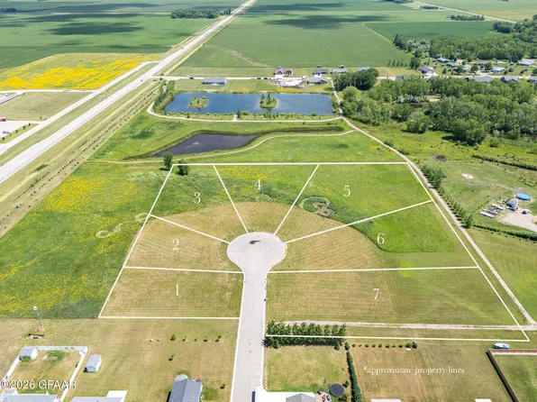 108 Sunset Ave, Crookston, MN 56716