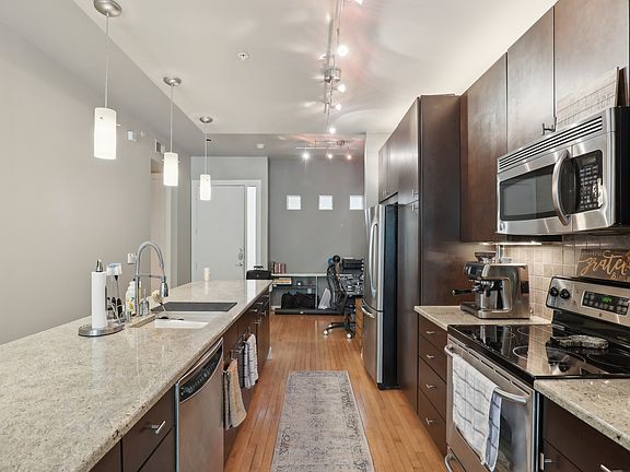 3rd image of 2950 McKinney Ave APT 211