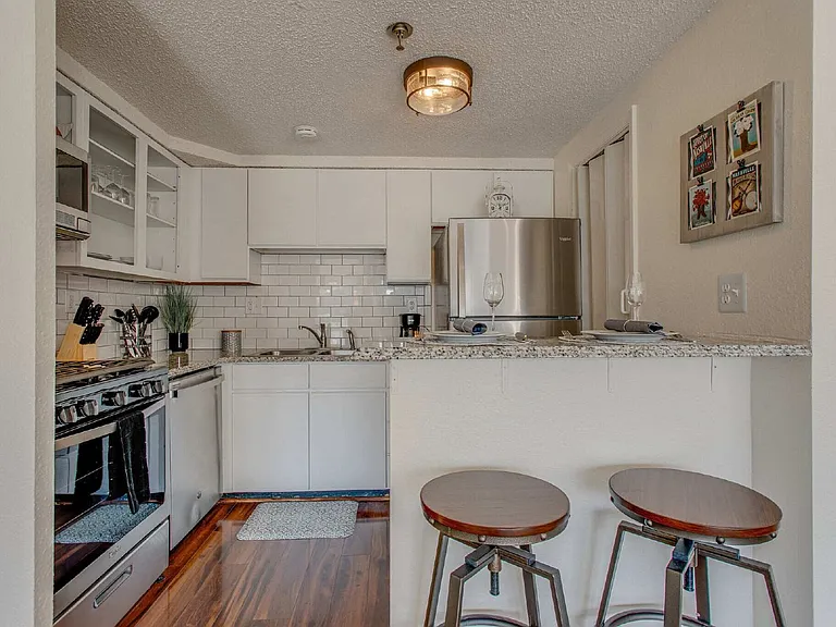 510 Gay St #912 — Photo 5