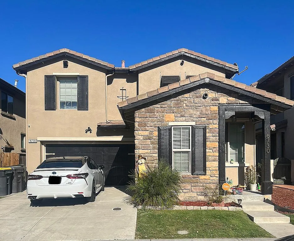 16730 Victorian Trl photo 1