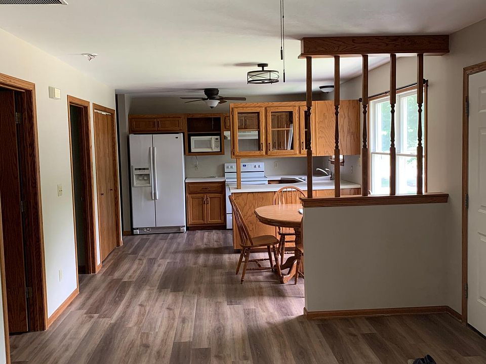 2nd image of 702 N Catalpa St