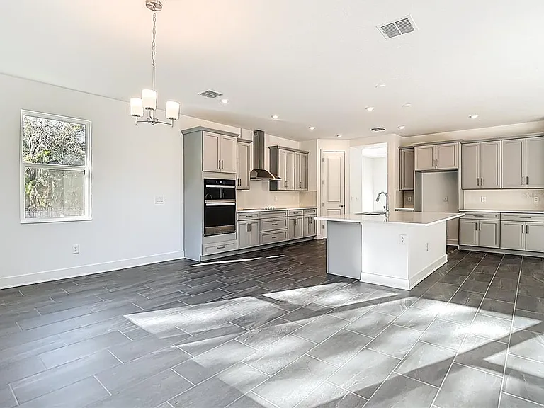 410 S West Shore Blvd — Photo 20