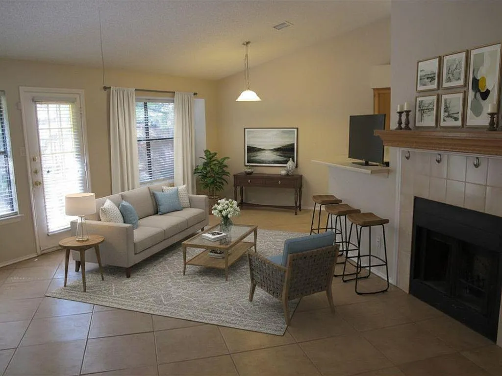 3 bed, 2.0 bath, 1178 sqft, $1,870 — Photo 3