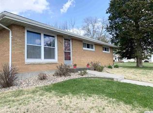 2201 Maple St, Quincy, IL 62301