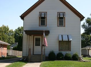 719 Oak Ave, Aurora, IL 60506