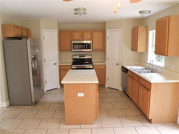 3rd image of 3765 N Cranberry Blvd
