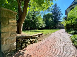 14298 Superior Rd APT 4, Cleveland, OH 44118